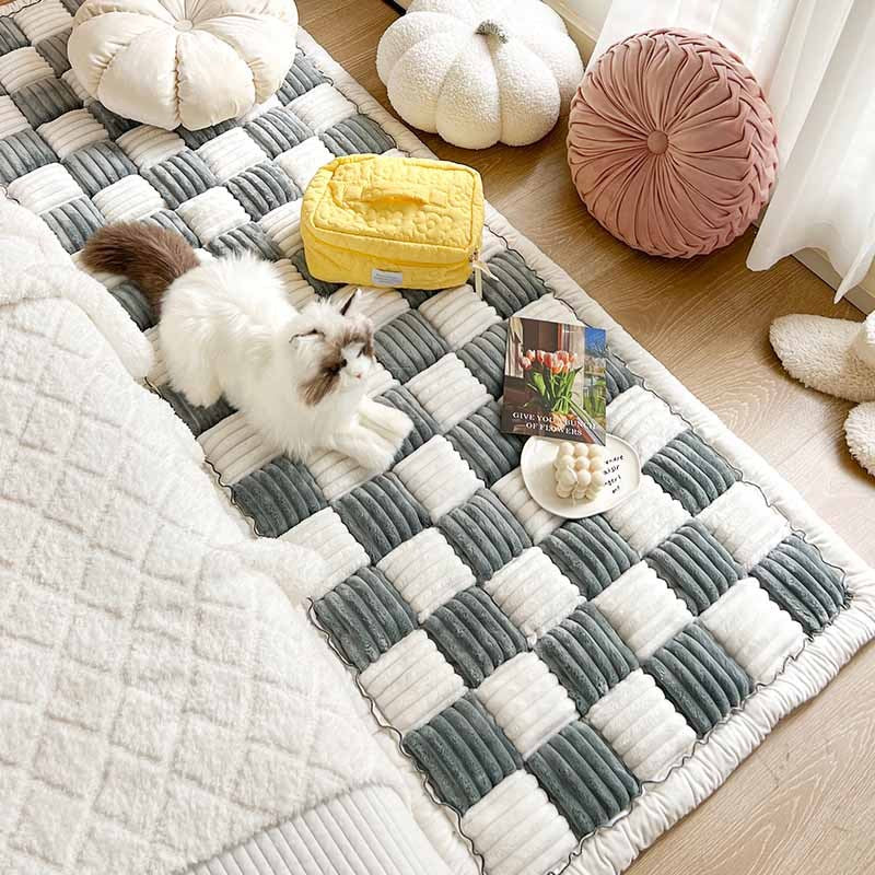 FluffyGuard: Deluxe Pet Sofa Protector Mat – Non-Slip, Washable & Comfortable